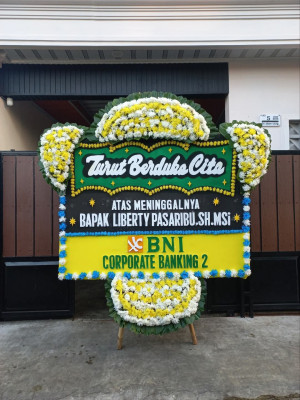 Papan Bunga Duka di Batang Serangan