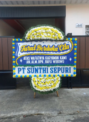 Papan Bunga Duka di Batang Serangan