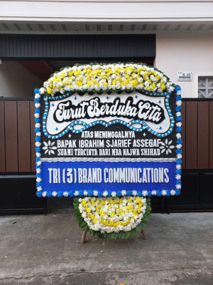 Papan Bunga Duka di Batang Serangan